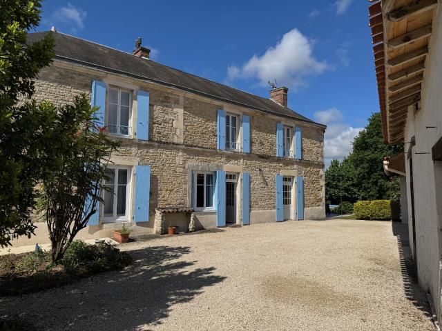 Maison vente à Fontenay-le-Comte, Thiré