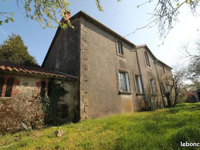 Maison vente à Fontenay-le-Comte, La Châtaigneraie