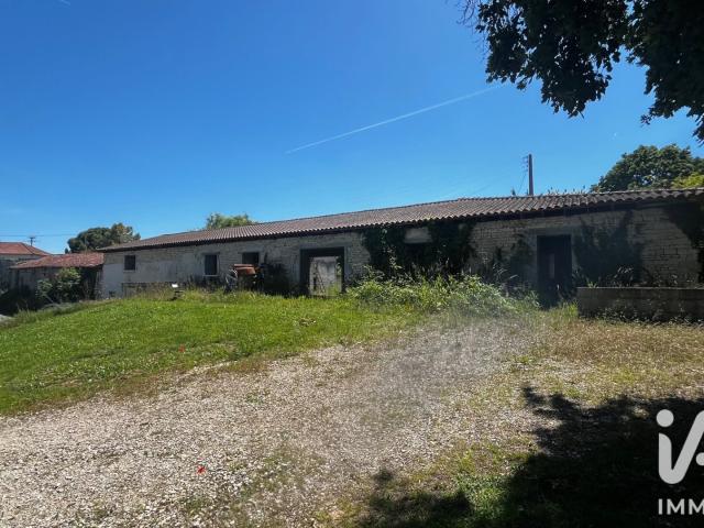 Maison vente à Confolens, Aigre