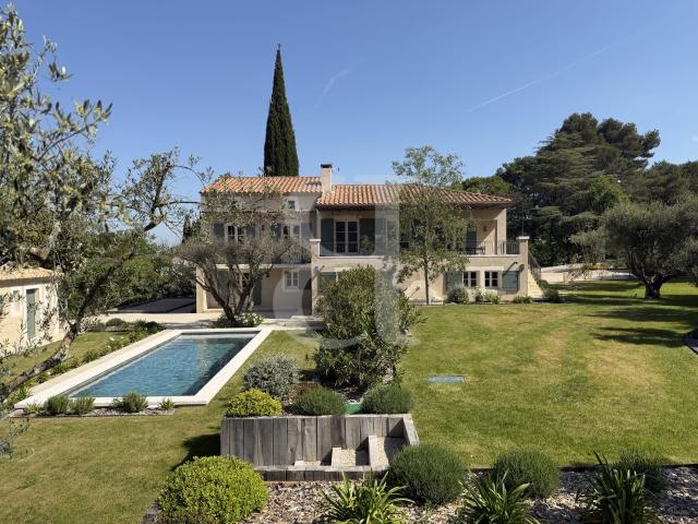 Maison vente à Arles, Fontvieille