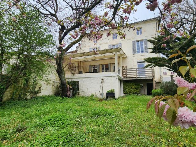 Maison vente à Saintes, Boutenac-touvent