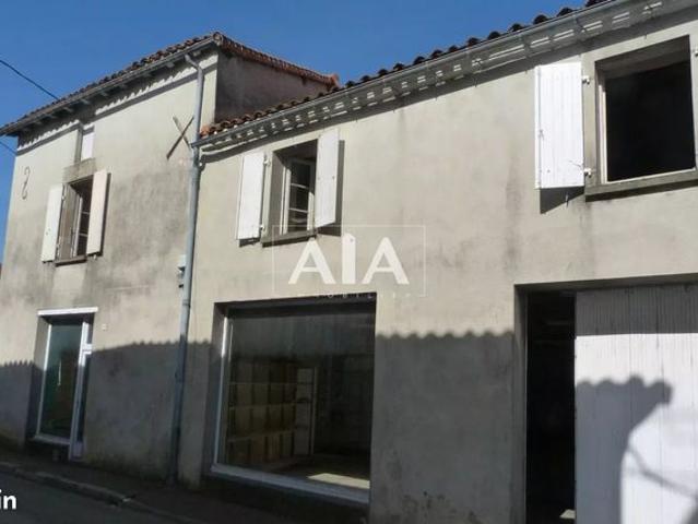 Maison vente à Confolens, Saint-claud