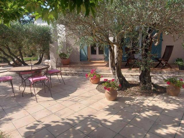 Maison vente à Nîmes, Quartier d'Espagne