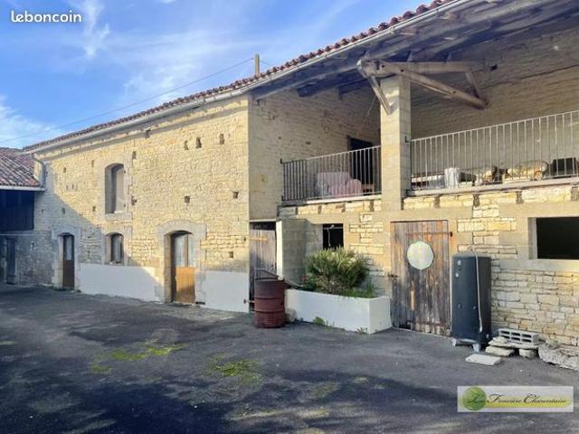 Maison vente à Confolens, Ebréon
