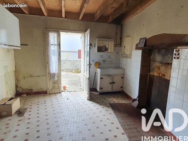 Maison vente à Confolens, La Tâche