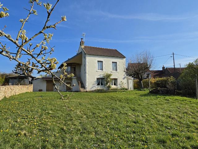 Maison vente à Cosne-Cours-sur-Loire, Champlemy