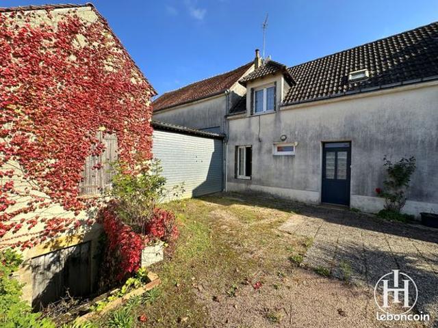 Maison vente à La Châtre, Montlevicq