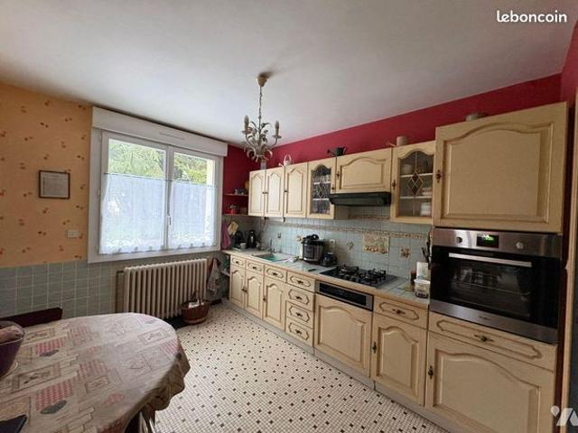 Maison vente à La Flèche, Luché-pringé