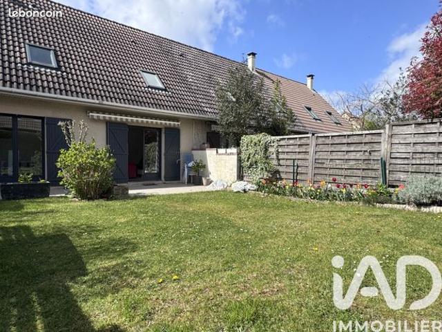 Maison vente à Versailles, Plaisir