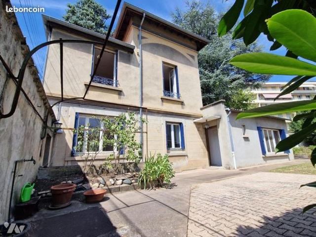 Maison vente à Caluire-et-Cuire, Rhône