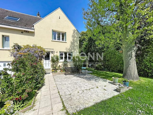 Maison vente à Versailles, Plaisir