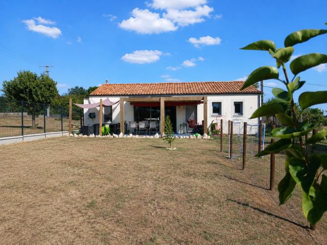 Maison vente à La Rochefoucauld, La Rochefoucauld-en-Angoumois