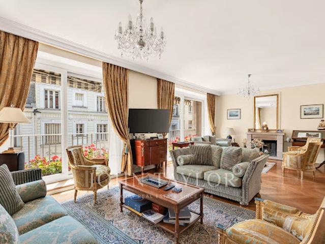 Maison vente à Paris, Île-de-France