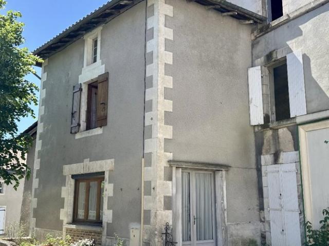 Maison vente à Confolens, Chabanais