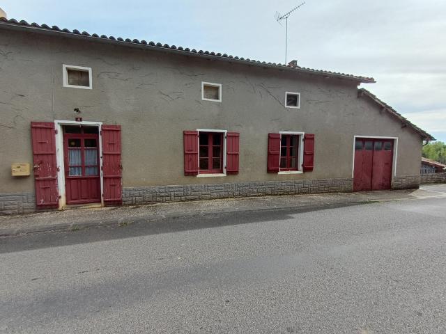 Maison vente à Nanteuil-en-Vallée, Charente