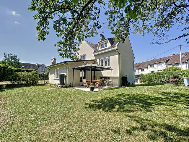Maison vente à Versailles, Plaisir
