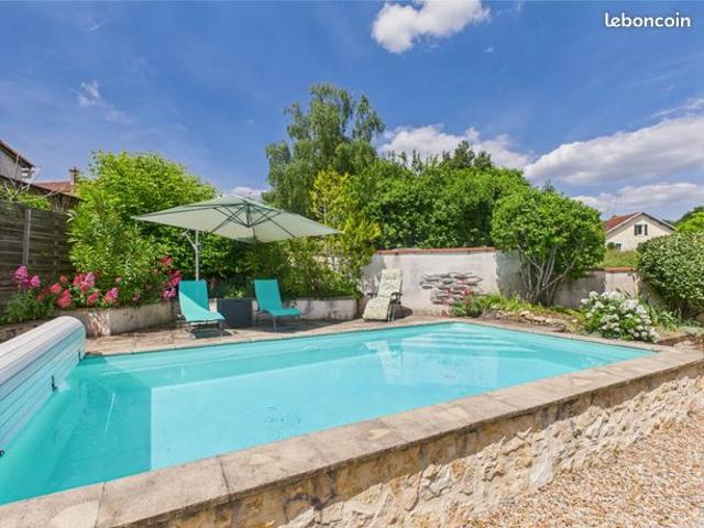 Maison vente à Confolens, Nanteuil-en-vallée