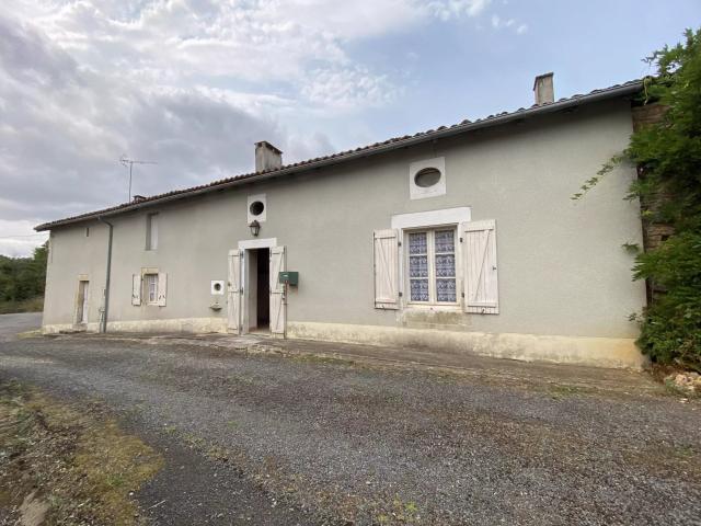 Maison vente à Montmorillon, Charroux