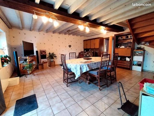 Maison vente à Château-Gontier, Meslay-du-maine