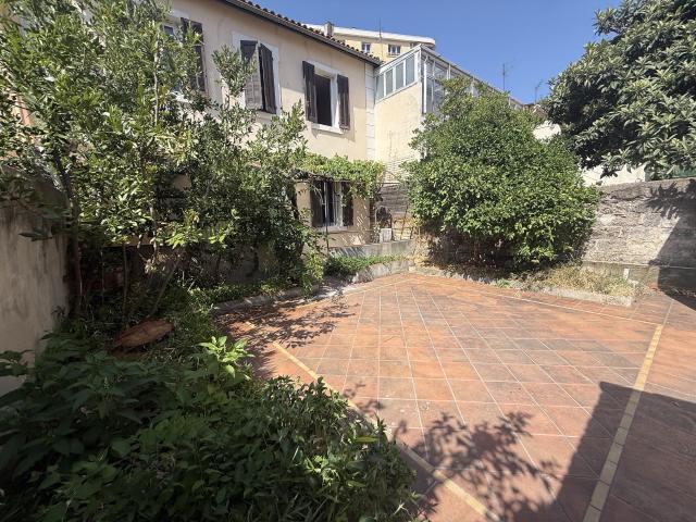 Maison location à Arrondissement de Toulon, Toulon