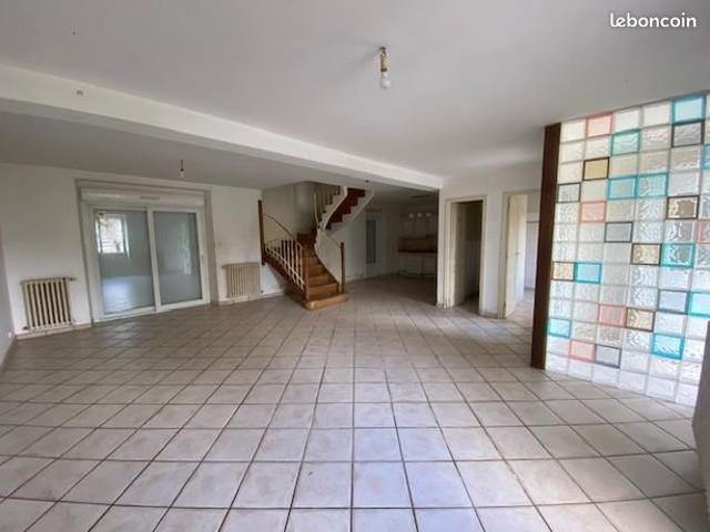 Maison vente à Mauriac, Ydes