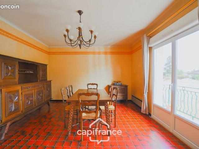 Maison vente à Lons-le-Saunier, Domblans