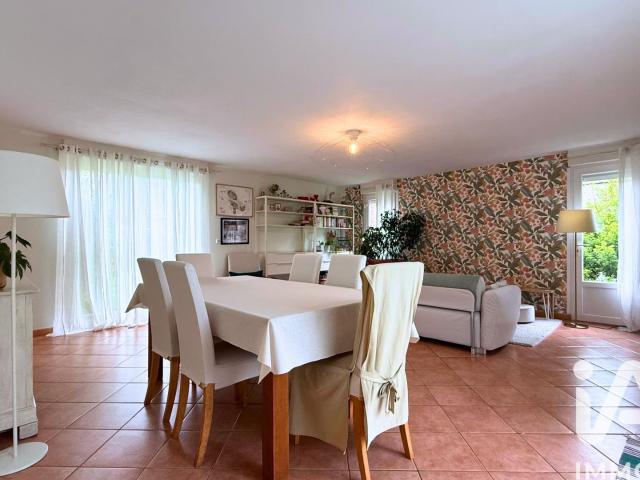 Maison vente à Béthune, Busnes