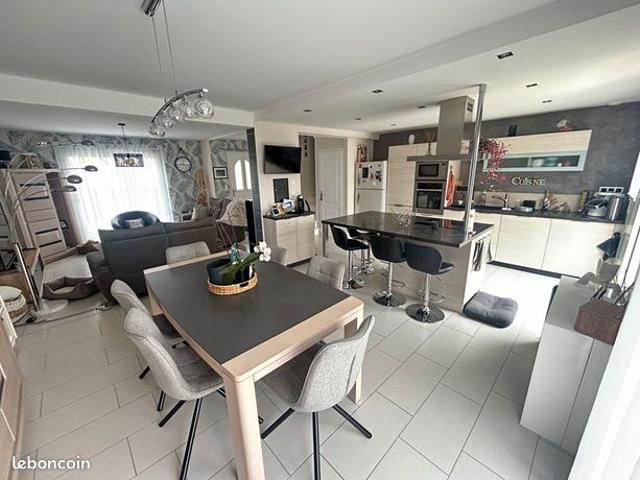 Maison vente à Laval, Louverné