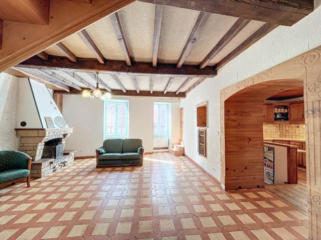 Maison vente à Neschers, Puy-de-Dôme