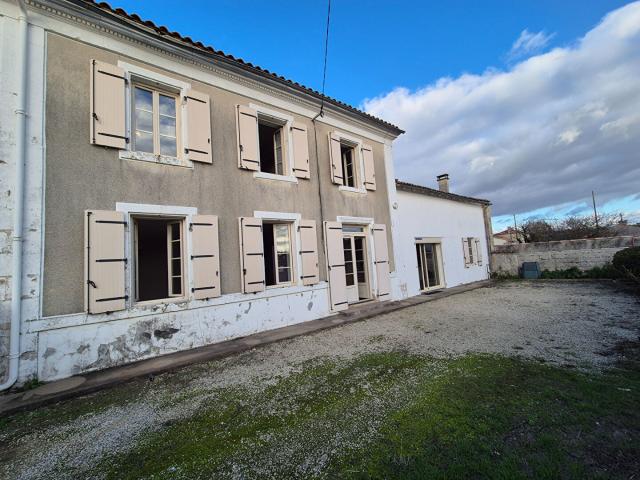 Maison vente à Rochefort, Saint-saturnin-du-bois