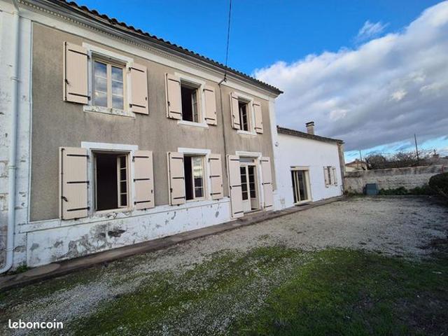 Maison vente à Rochefort, Saint-saturnin-du-bois