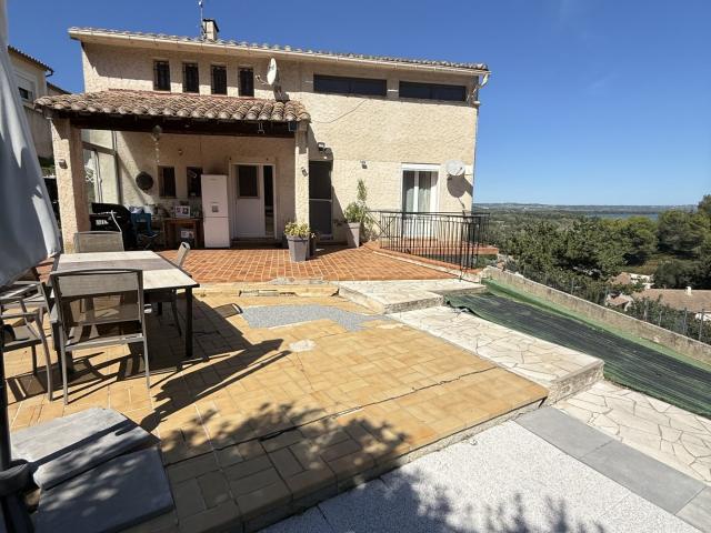 Maison vente à Nîmes, Comps