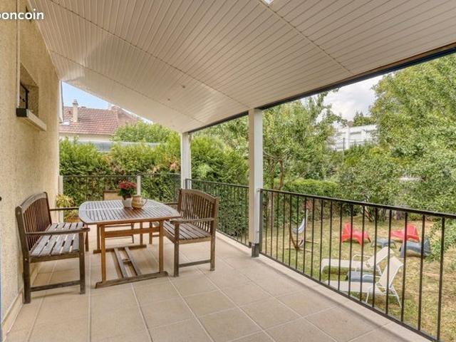 Maison vente à Saint-Germain-en-Laye, Le Pecq
