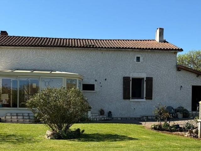 Maison vente à Confolens, Cellefrouin