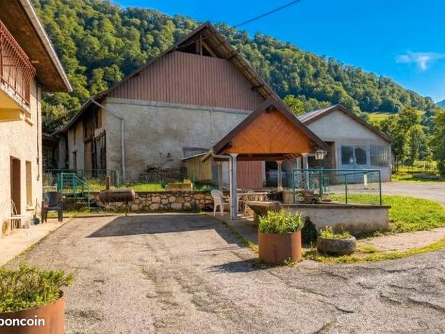 Maison vente à Chambéry, Saint-béron