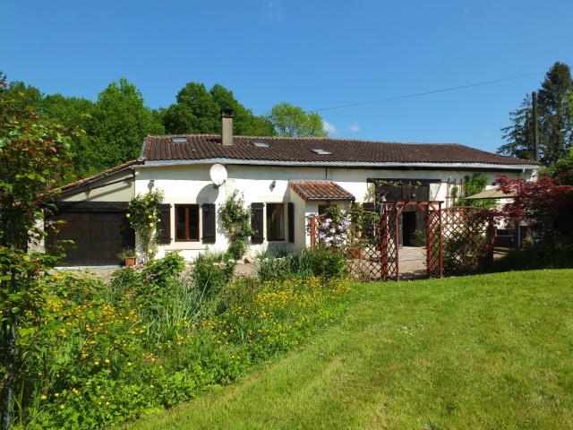 Maison vente à Confolens, Nouvelle-Aquitaine