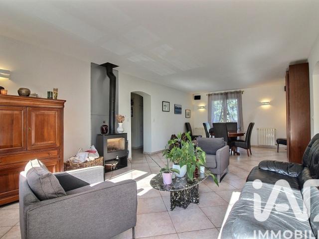 Maison vente à Évry, Petit-bourg