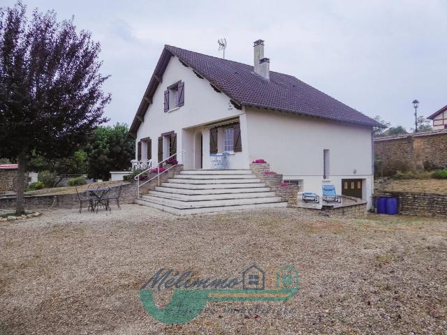 Maison vente à Auxerre, Saint-sauveur-en-puisaye