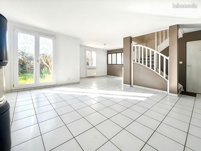 Maison vente à Versailles, Plaisir
