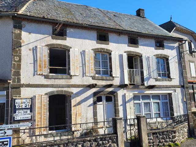 Maison vente à Saint-Flour, Auvergne-Rhône-Alpes