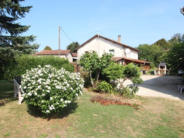 Maison vente à Confolens, Mazerolles