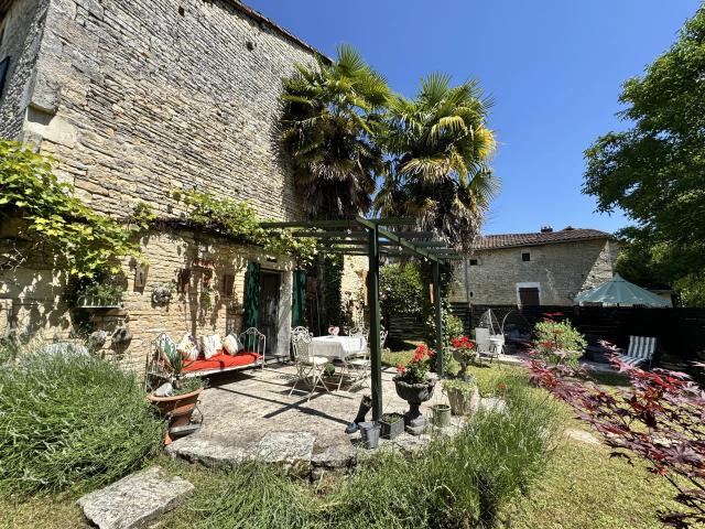 Maison vente à Confolens, Bayers