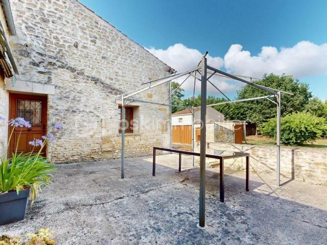 Maison vente à Saint-Jean-d'Angély, Saint-savinien