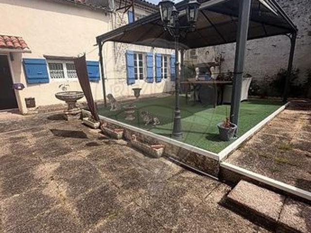 Maison vente à Saintes, Pisany