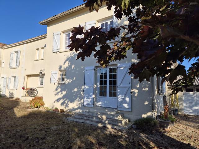 Maison vente à Confolens, Nouvelle-Aquitaine