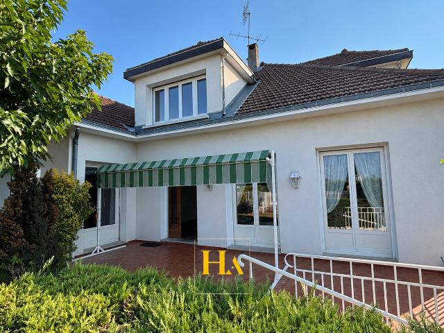 Maison vente à Foyer Les Hirondelles, Mours-Saint-Eusèbe