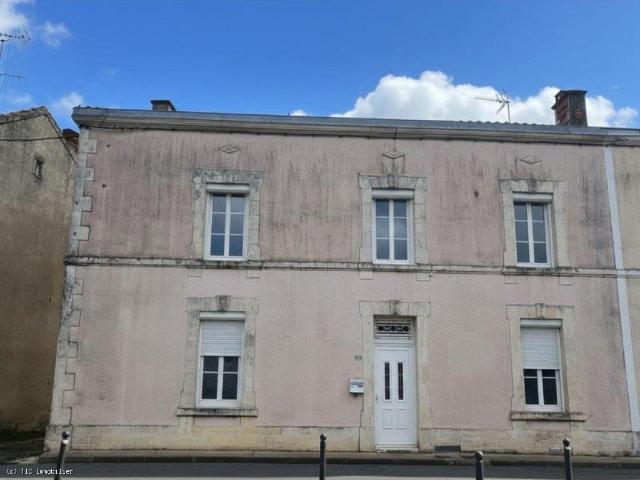 Maison vente à Confolens, Nouvelle-Aquitaine