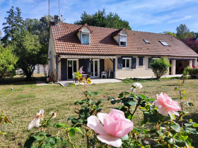 Maison vente à Zone artisanale de le Croix Saint-Mathieu, Gallardon