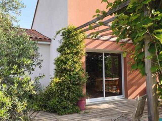 Maison vente à Saintes, La Vallée