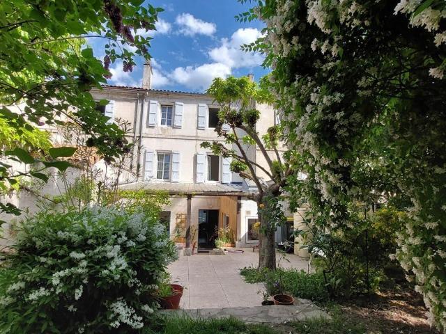 Maison vente à Angoulême, Aignes-et-puypéroux